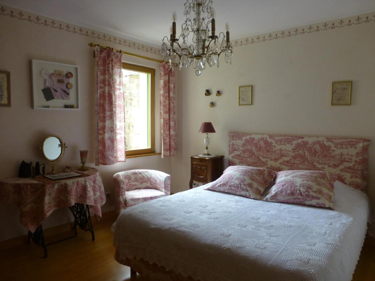 Les Chambres De La Ville Haute Dun-sur-Meuse Esterno foto