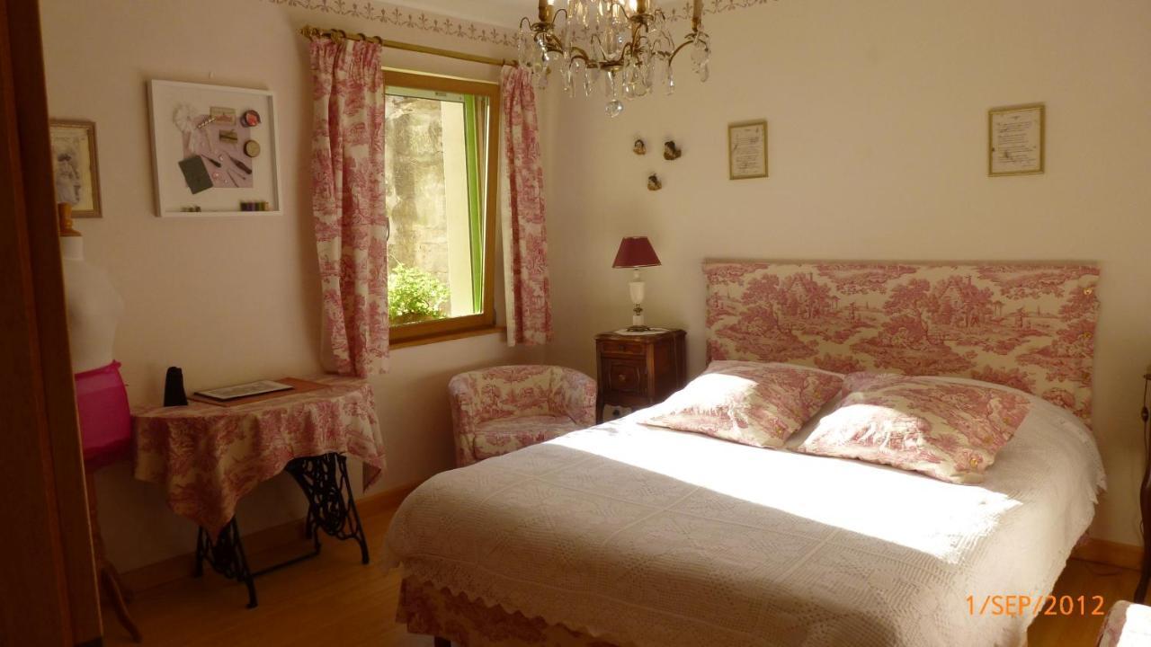 Les Chambres De La Ville Haute Dun-sur-Meuse Esterno foto