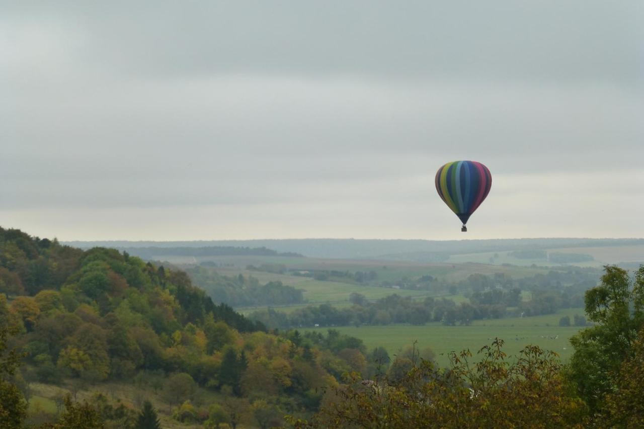 Les Chambres De La Ville Haute Dun-sur-Meuse Esterno foto