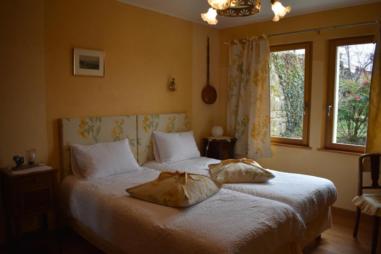 Les Chambres De La Ville Haute Dun-sur-Meuse Esterno foto
