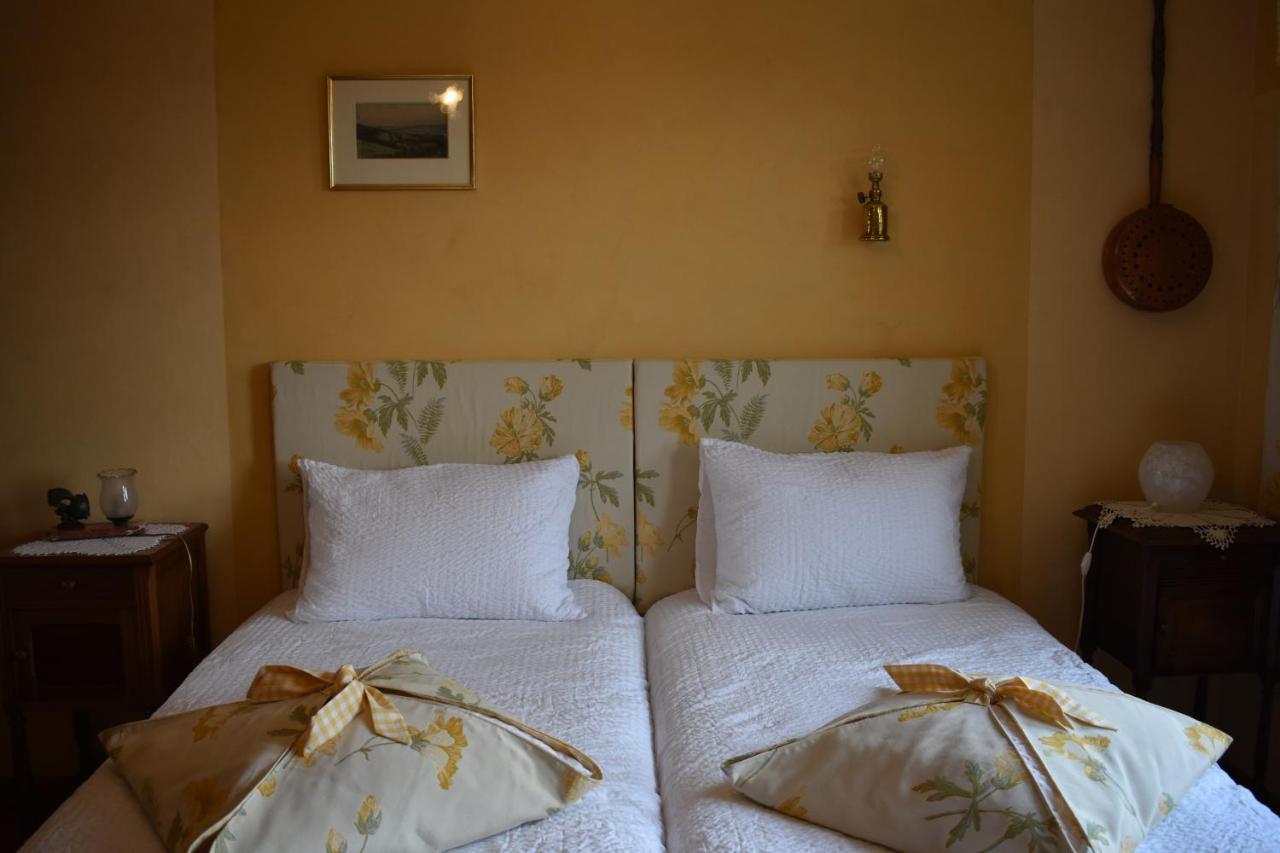 Les Chambres De La Ville Haute Dun-sur-Meuse Esterno foto